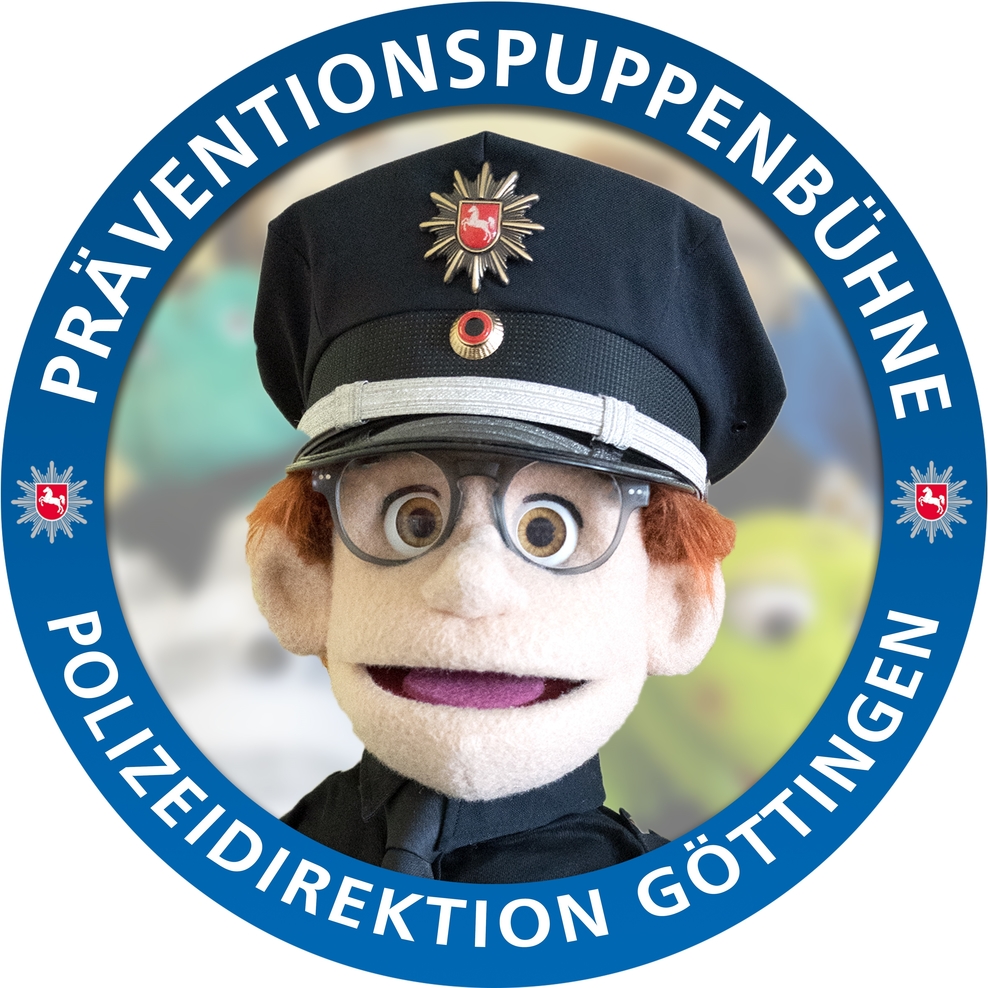 Logo der Präventionspuppenbühne mit einer männlichen Figur mit Brille und Polizeimütze